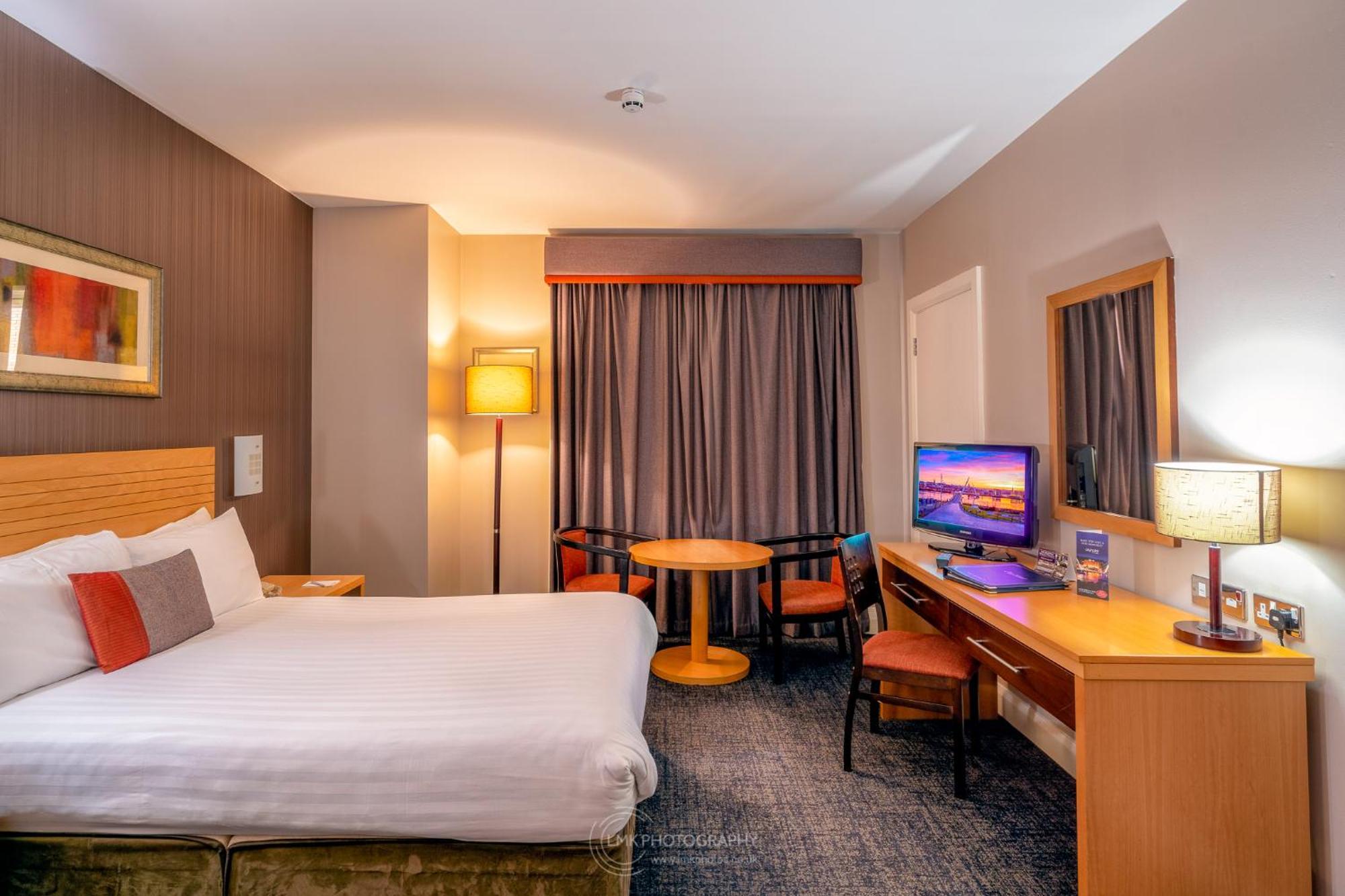 City Hotel Лондондерри Экстерьер фото